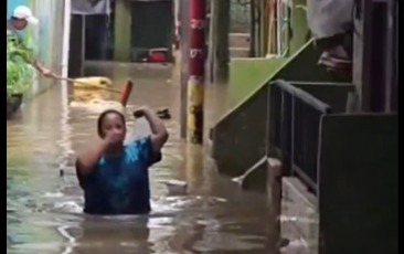 Lima RT di Jati Padang Masih Terendam Banjir, BPBD Imbau Warga Waspada Hujan Susulan